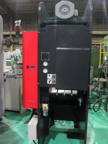 ③AMADA アマダ 45t 油圧式プレス機 工業用プレス機 ☆動作未確認